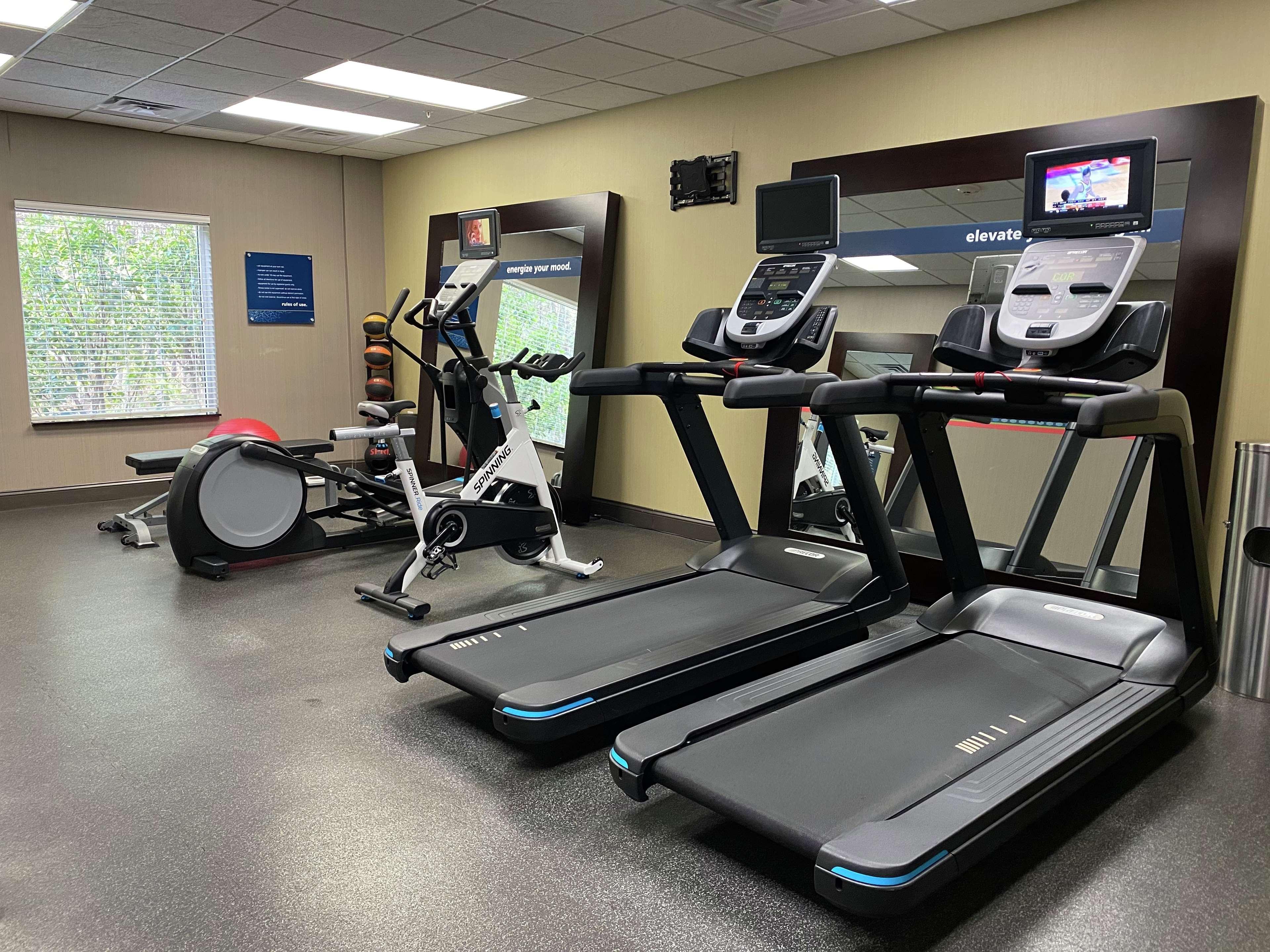 Hampton Inn By Hilton Leesville Fort Johnson Екстериор снимка