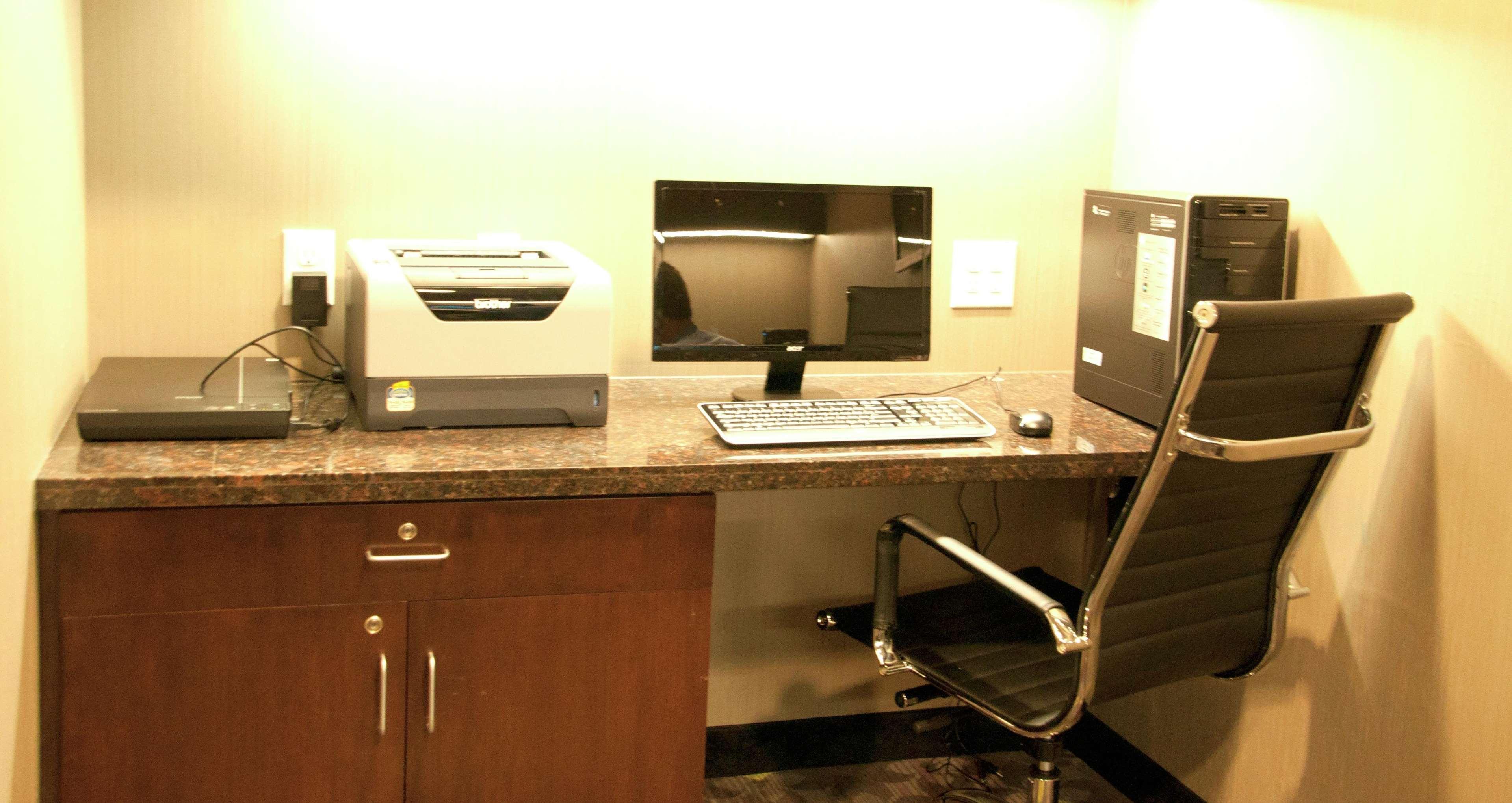 Hampton Inn By Hilton Leesville Fort Johnson Екстериор снимка