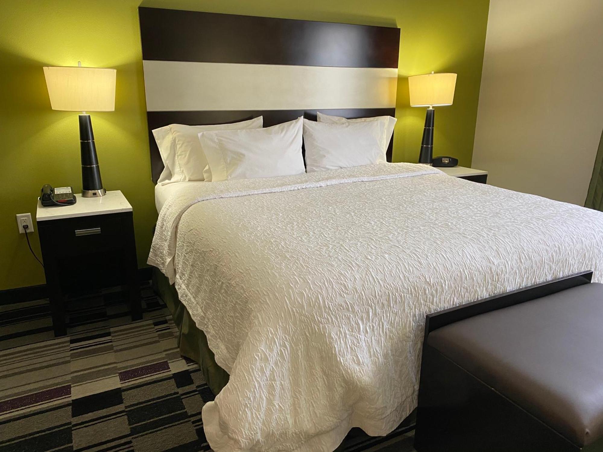Hampton Inn By Hilton Leesville Fort Johnson Екстериор снимка