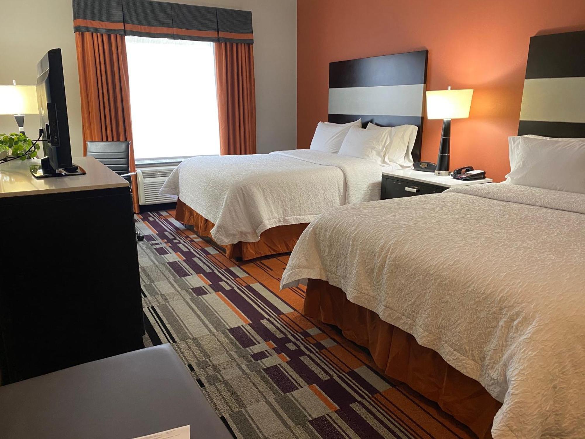 Hampton Inn By Hilton Leesville Fort Johnson Екстериор снимка
